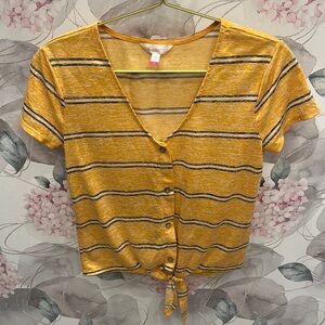 CUTE yellow stripped top with a stylish knot at the bottom! good condition!